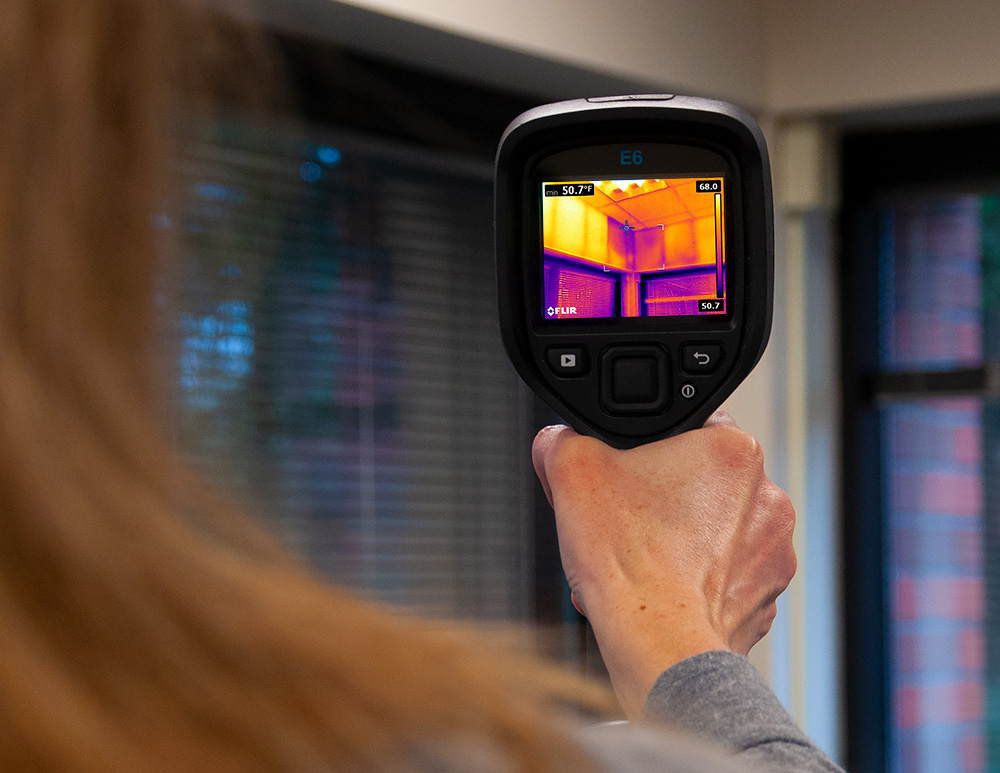 温度範囲が拡張されたFLIR E5-XTサーモグラフィカメラ | Teledyne FLIR